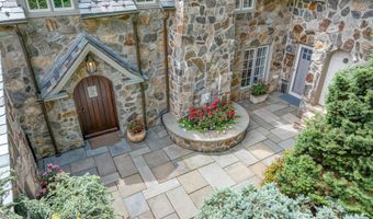 82 Arrowhead Way, Darien, CT 06820