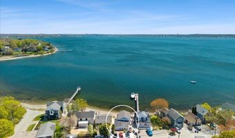106 King Philip Ave, Bristol, RI 02809