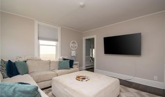 26 Carey St, Newport, RI 02840