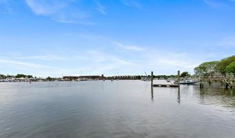 81 Mathewson Rd, Barrington, RI 02806