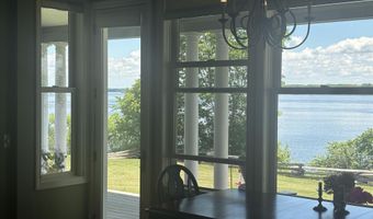 390 Wagner Point Rd, Alburgh, VT 05440