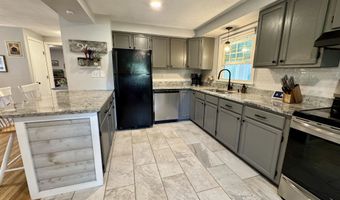 128 Mallego Rd, Barrington, NH 03825