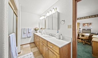 17832 Windsor Ln, Anderson, CA 96007