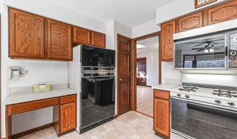 90 N Prairie Dr, Addison, IL 60101