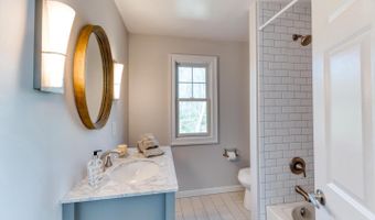 5151 PIEDMONT Pl, Annandale, VA 22003