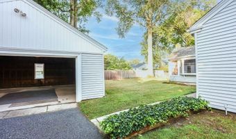 29 Edward Ave, East Providence, RI 02916