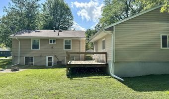 424 Hilltop Rd, Ames, IA 50014