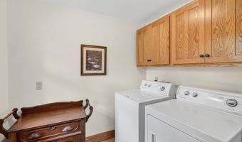 1323 Scott Cir, Ames, IA 50014