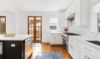 5 Mt. Vernon St, Newport, RI 02840