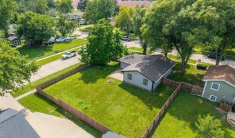 215 25th Ave SW, Altoona, IA 50009