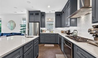 303 SE B St, Bentonville, AR 72712