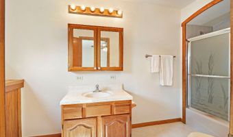 42385 N Woodbine Ave, Antioch, IL 60002