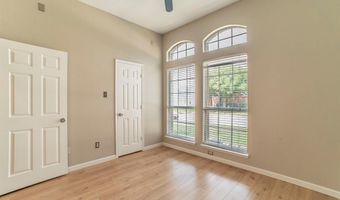 5605 Overland Dr, The Colony, TX 75056