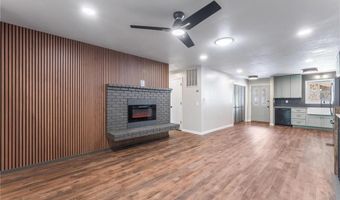 4 Gretchen Ln, Bella Vista, AR 72715