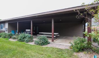 1411 E Rushmore Dr, Brandon, SD 57005