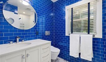 96 Steamboat St, Jamestown, RI 02835