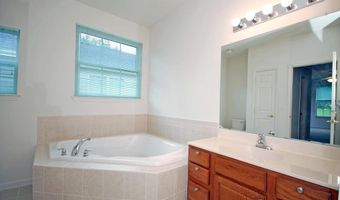 66 MINUTEMAN Cir, Allentown, NJ 08501