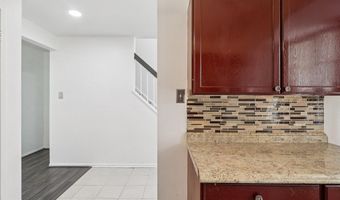 8703 VILLAGE GREEN Ct, Alexandria, VA 22309