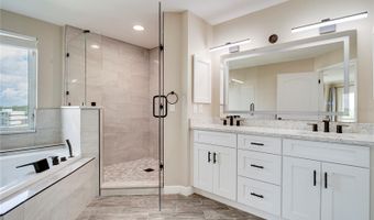 375 EMERSON Plz 611, Altamonte Springs, FL 32701