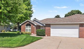 2051 Arbor Rdg, Brookings, SD 57006
