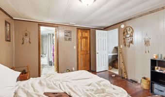 76 Railroad St, Auxier, KY 41602