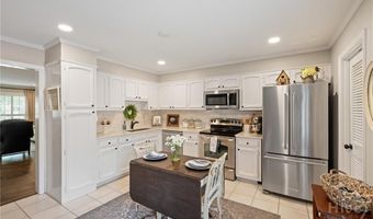 18 S Stratford Dr, Athens, GA 30605