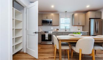32 Exchange St 103, East Greenwich, RI 02818