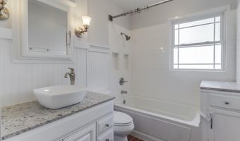 1467 Wilkes Ave, Biloxi, MS 39530