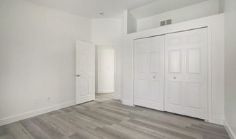 1366 N Bay Dr, Ann Arbor, MI 48103