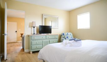 201 Henderson Blvd 1, Atlantic Beach, NC 28512