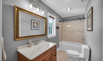 135 West St, Cromwell, CT 06416