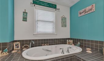 10 Mecca St, North Providence, RI 02904