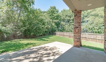 1102 SE Phoenix St, Bentonville, AR 72712