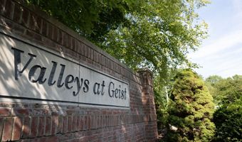 10671 Geist Ridge Ct, Fishers, IN 46040