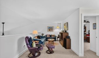 29 Mulberry Dr, Albany, NY 12205