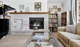 1025 W ROBERTS Ave, Appleton, WI 54914
