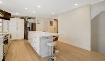 2113 N LINCOLN St, Arlington, VA 22207