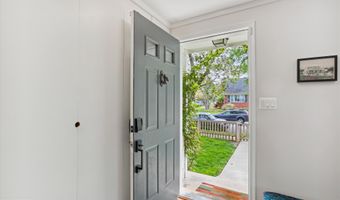 8810 LOWELL St, Bethesda, MD 20817