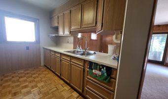 15282 Regina Ave, Allen Park, MI 48101