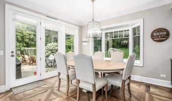 2 Raven Crest Dr, Bethel, CT 06801