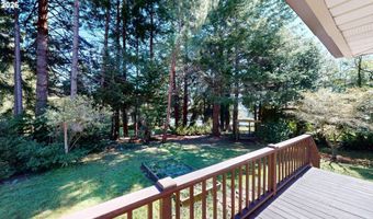 925 7TH St, Brookings, OR 97415