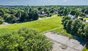 3146 CLUB Dr, Allentown, PA 18103