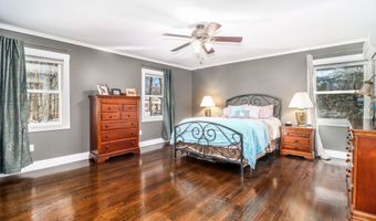 8 Marilyn Rd, Brookfield, CT 06804