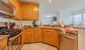 5975 TERRAPIN Pl 301C, Alexandria, VA 22310