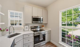 1514 Sylvia Ct, Charlotte, NC 28205