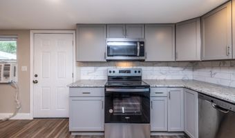 8 SHERMAN Dr, Claymont, DE 19703