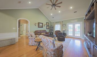 330 River Oaks Dr, Bainbridge, GA 39817