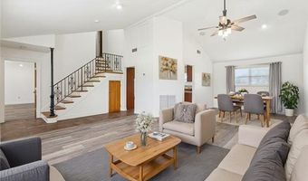 1107 PERRIN Dr, Arabi, LA 70032