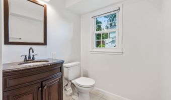 6828 WINTER Ln, Annandale, VA 22003