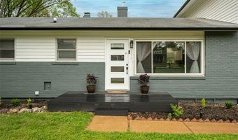 270 E Skyline Dr, Ballwin, MO 63011